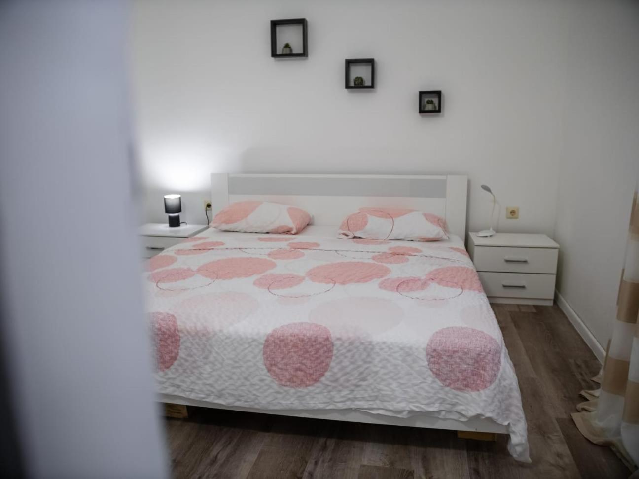 Apartment Ground Floor With Parking Erny بولا المظهر الخارجي الصورة